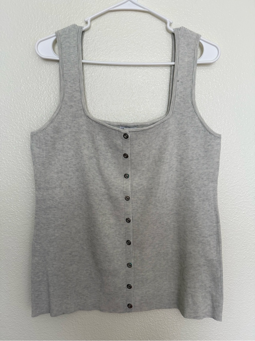 NWOT white birch Light Gray Ribbed Button-Front Tank